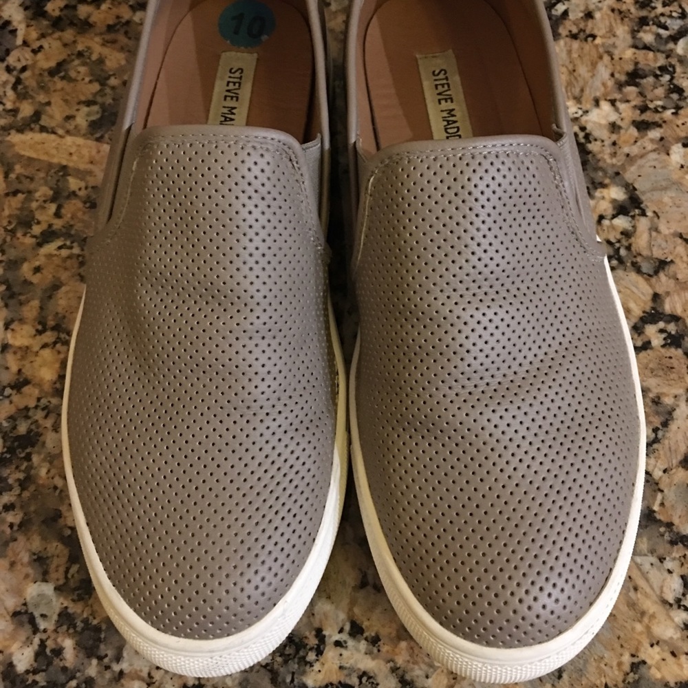 Steve Madden slip on sneaker